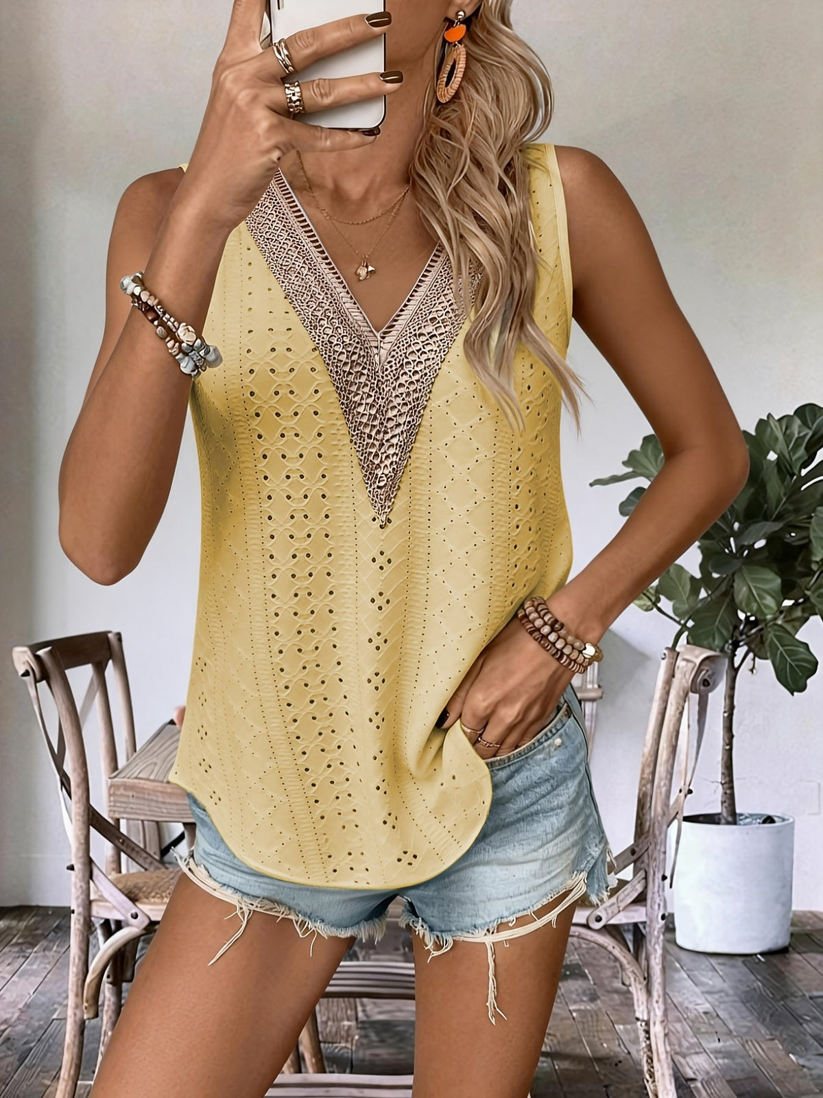 Women's Sleeveless Vest Top V-Neck Embroidered Patchwork Casual Fashion Blouse Spring Summer Tank Top Shirt for Women S M L XL XXL
