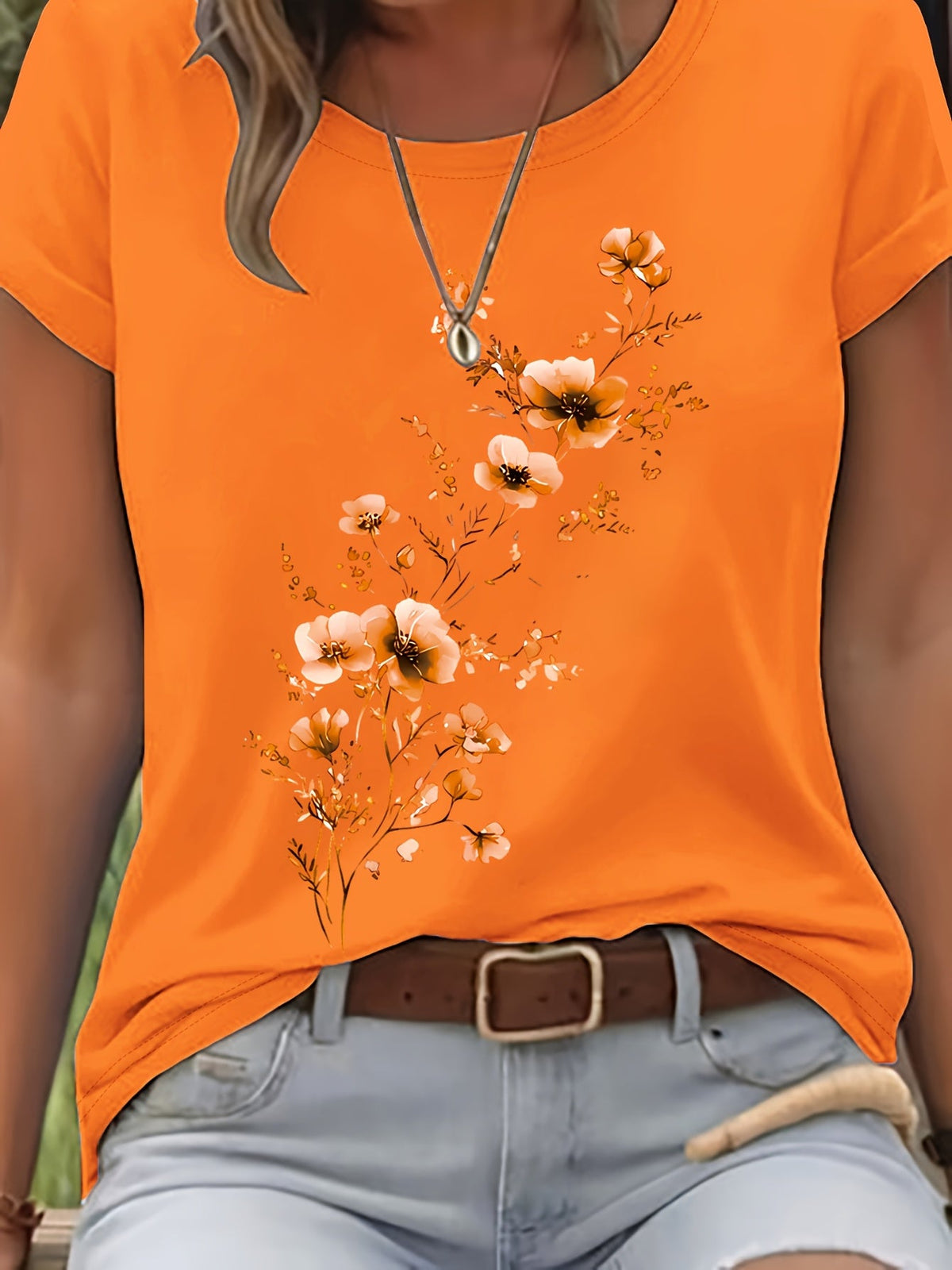Women's Watercolor Floral Print T-Shirt – Elegant Round Neck Short Sleeve Casual Top for Spring & Summer