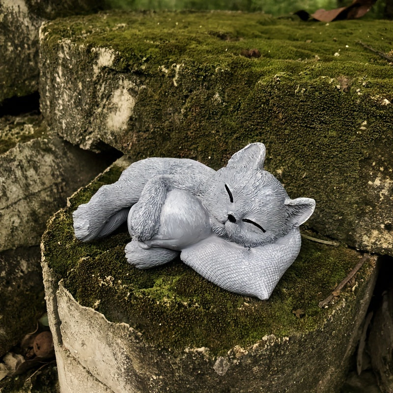 Resin Lying Cat Memorial Statue – Lifelike Sleeping Cat Sculpture for Garden Tombstone, Outdoor Lawn Courtyard & Indoor Living Room Desk Decor, Pet Cat Loss Sympathy Gift Ornament