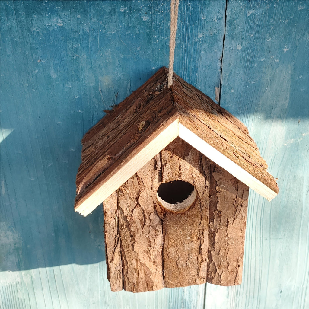 Outdoor Wooden Log Birdhouse with Hanging Rope Ventilated Natural Wood Bird Nest House for Garden Backyard Patio Yard Decor Wild Birds Nesting Box