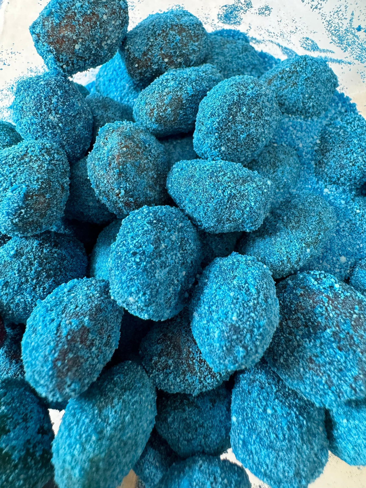 Sour Blue Raspberry Gushers Candy – Viral Sour Gummy Snacks with Juicy Liquid Center, Bold Tangy Flavor for Lunchboxes, Parties, Road Trips & Sour Candy Lovers