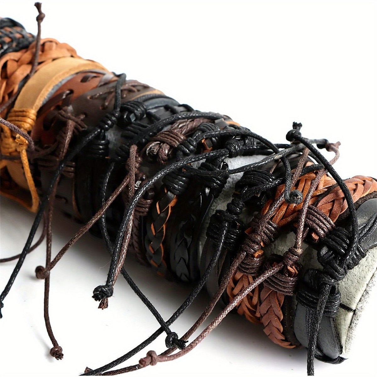 26 Pcs Vintage Faux Leather Braided Bracelet Set for Men and Women Adjustable Handmade Woven Cuff Bracelets Unisex Black Brown Retro Style Boho Jewelry Gift for Party Daily Wear