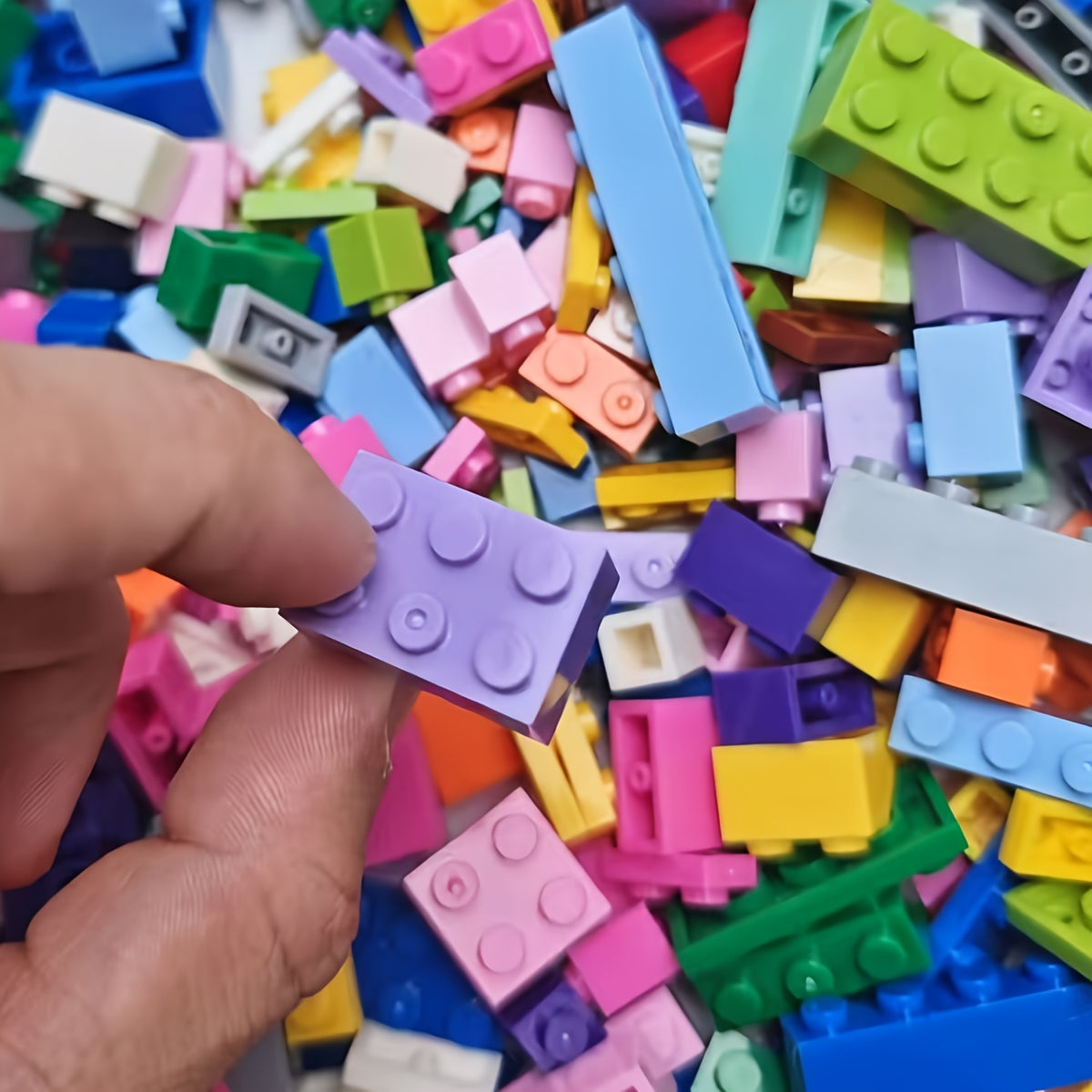 Classic Small Building Blocks Bulk Bag 500-1000 Pieces, Mixed Color ABS Safe Mini Brick Construction Toy for Boys Girls, Creative STEM Play Compatible with Major Brands, Halloween Thanksgiving Christmas Gift