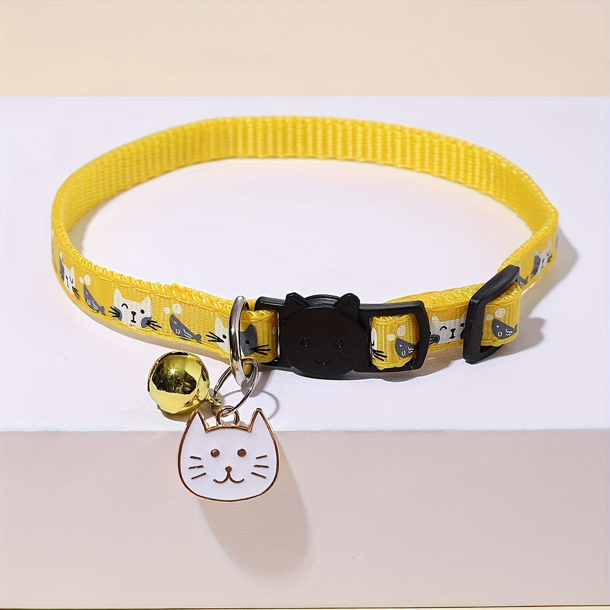 Cat Collar with Cat Face Pendant & Anti-Choke Safety Clasp - Adjustable Breakaway Collar for Cats 7 Colors Red Pink Black Blue Purple Cute Cat Accessory Gift for Cat Lovers