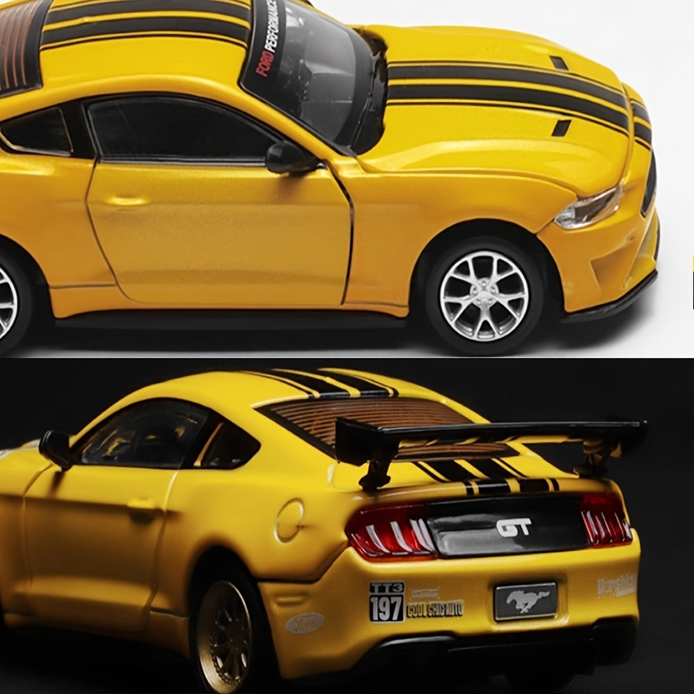 1:42 Scale Ford Mustang GT 2018 Die-Cast Model Car with Opening Doors, Collectible Classic Muscle Car Miniature with Replaceable Accessories, Desktop Ornament Toy, Best Halloween Christmas Birthday Gift